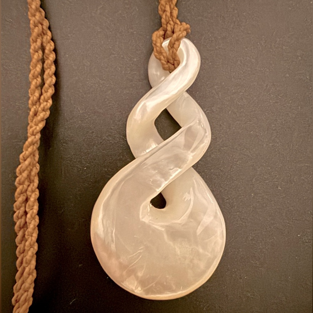 Pearl spiral pendant necklace